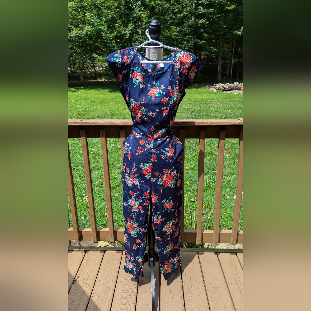 Floral Jumpsuit Vivient Size Small